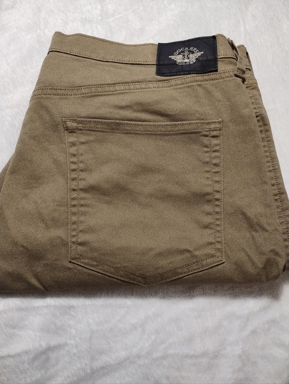 Dockers Casual Straight Khaki Pants in Tan